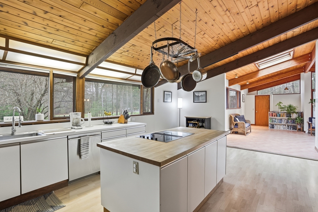 384 River Road Carlisle, MA 01741 - Photo 18 of 42