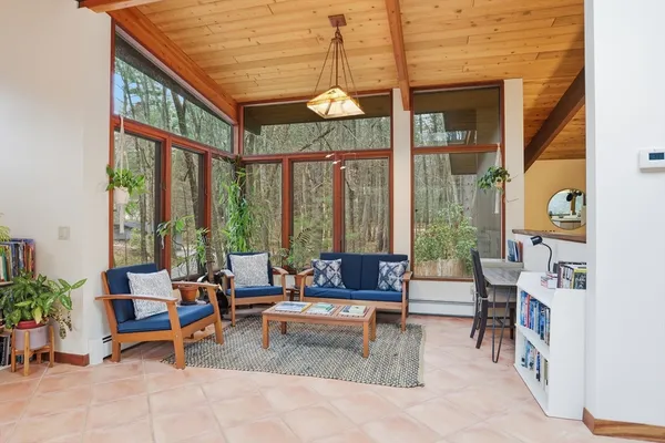 $1,250,000 | 384 River Road, Carlisle, MA 01741