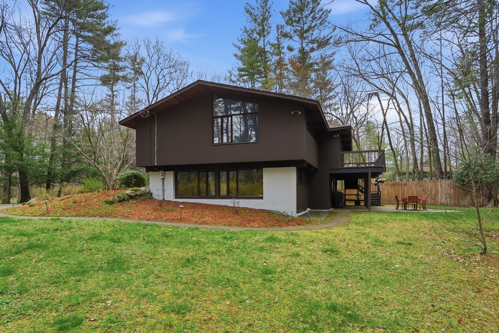 384 River Road Carlisle, MA 01741 - Photo 39 of 42