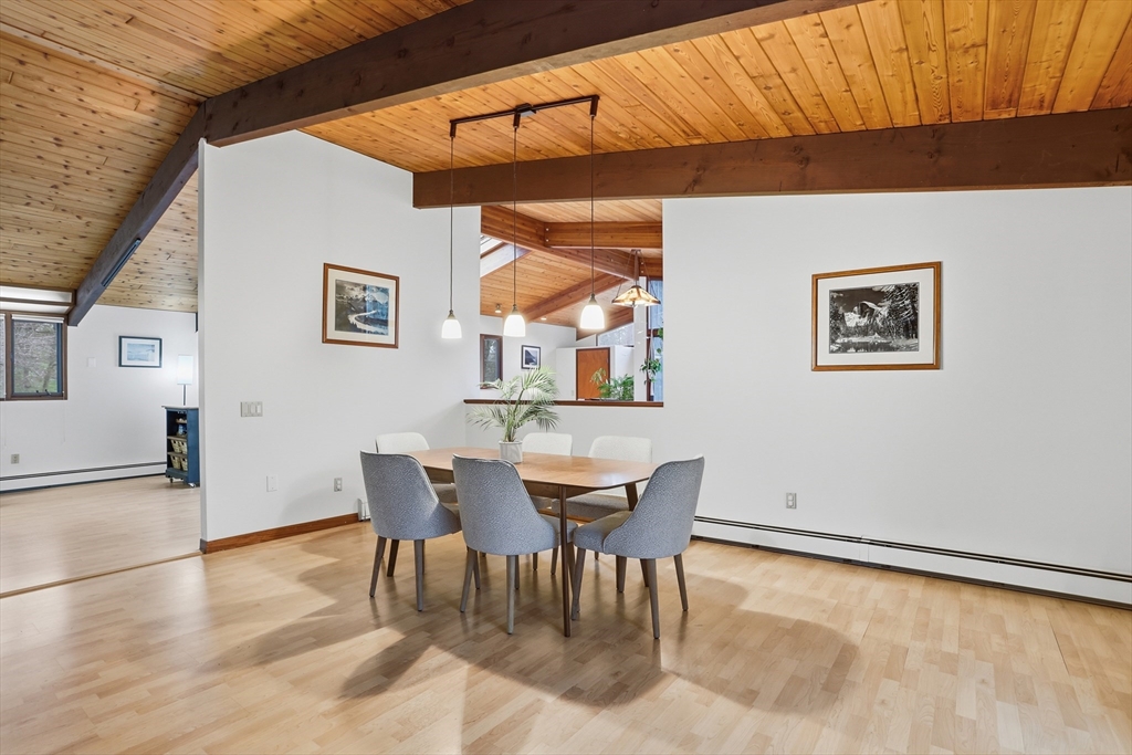 384 River Road Carlisle, MA 01741 - Photo 10 of 42