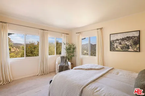 $2,195,000 | 19805 Valley View Drive, Topanga, CA 90290