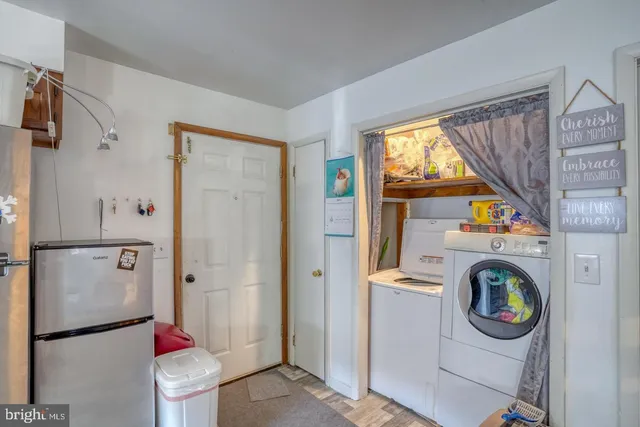 $305,000 | 6 North Railroad Avenue, Wyoming, DE 19934