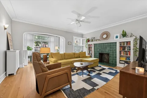 $475,000 | 5522 South Everett Avenue, Unit 1, Chicago, IL 60637