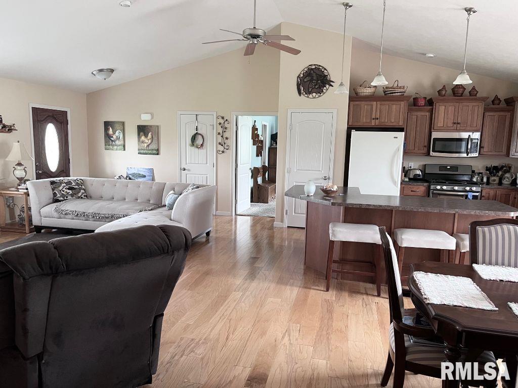 3287 County Road 2 3/4 A Springfield, IL 62712 - Photo 17 of 53