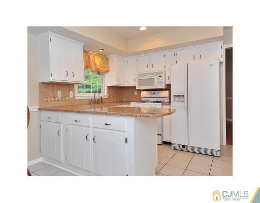 40 River Bend Road Clinton, NJ 08809 - Photo 3 of 12 Gallery Image 3