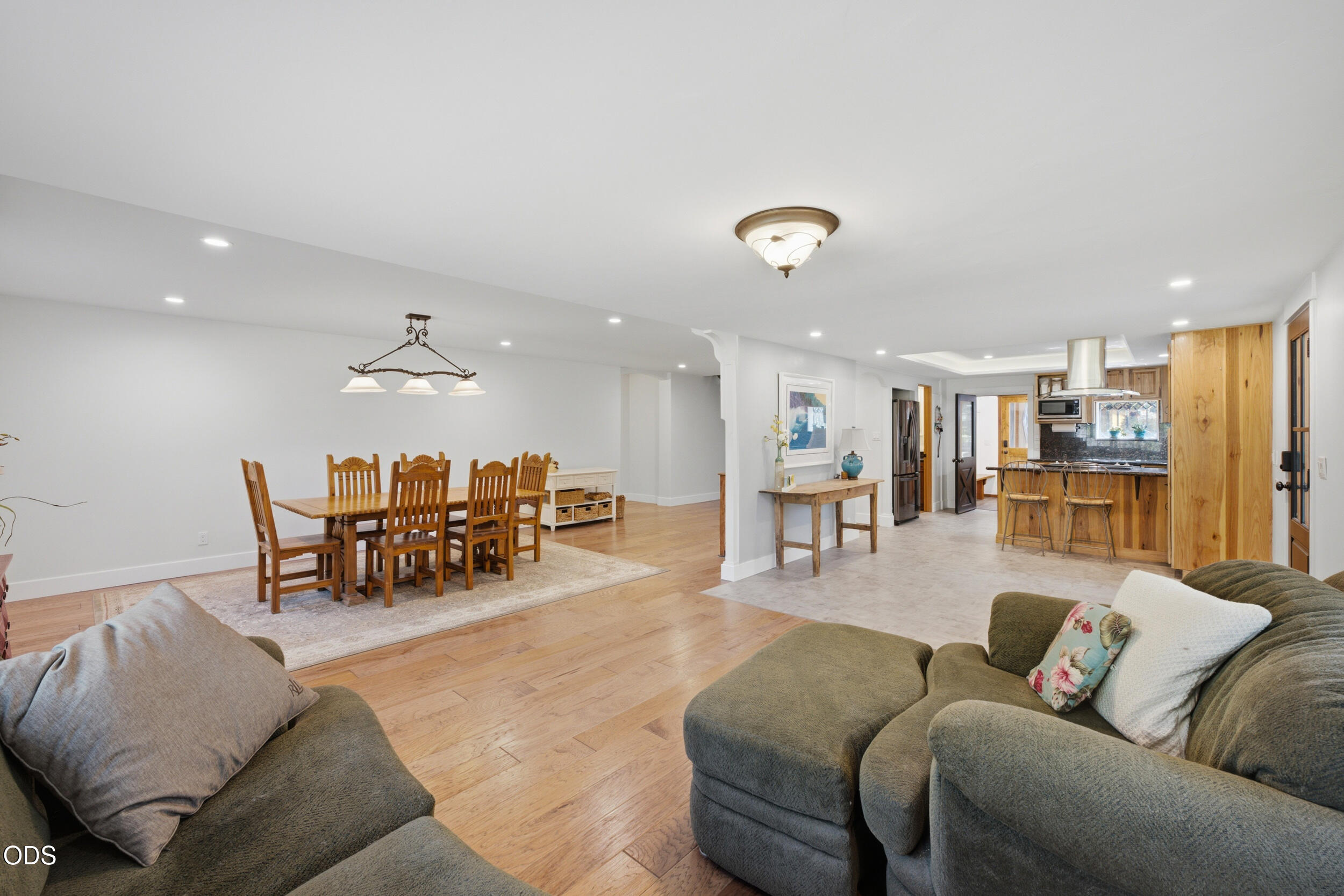 54440 Huntington Road Bend, OR 97707 - Photo 11 of 38