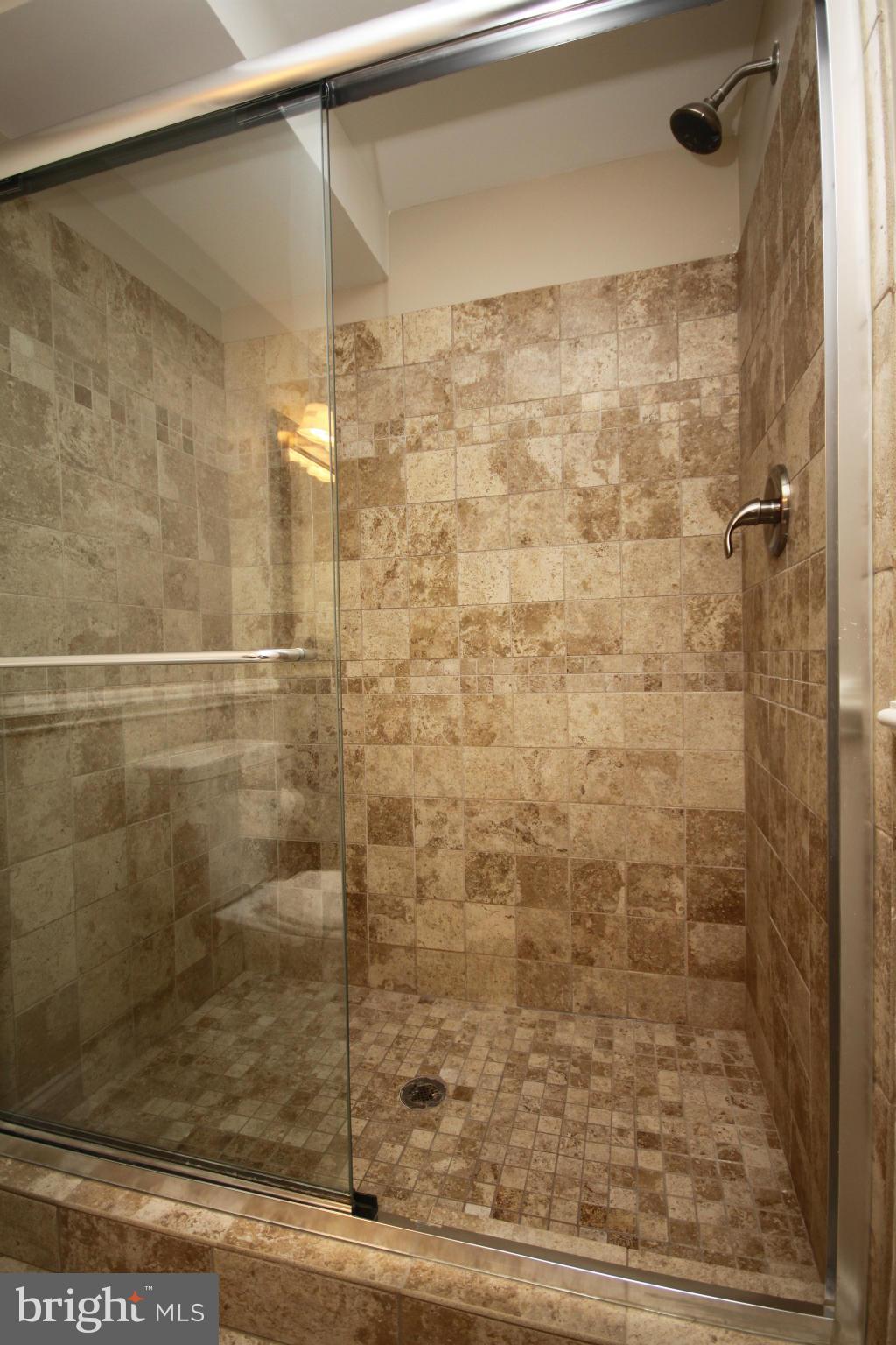 924 Prestwood Road Baltimore, MD 21228 - Photo 16 of 26 Bath