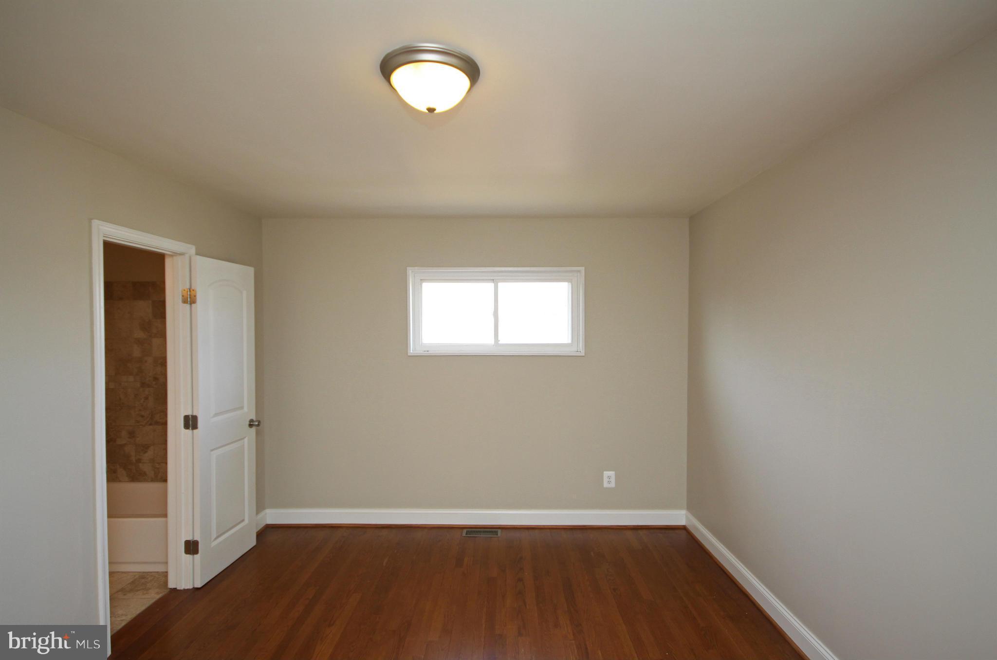 924 Prestwood Road Baltimore, MD 21228 - Photo 17 of 26 Interior (General)