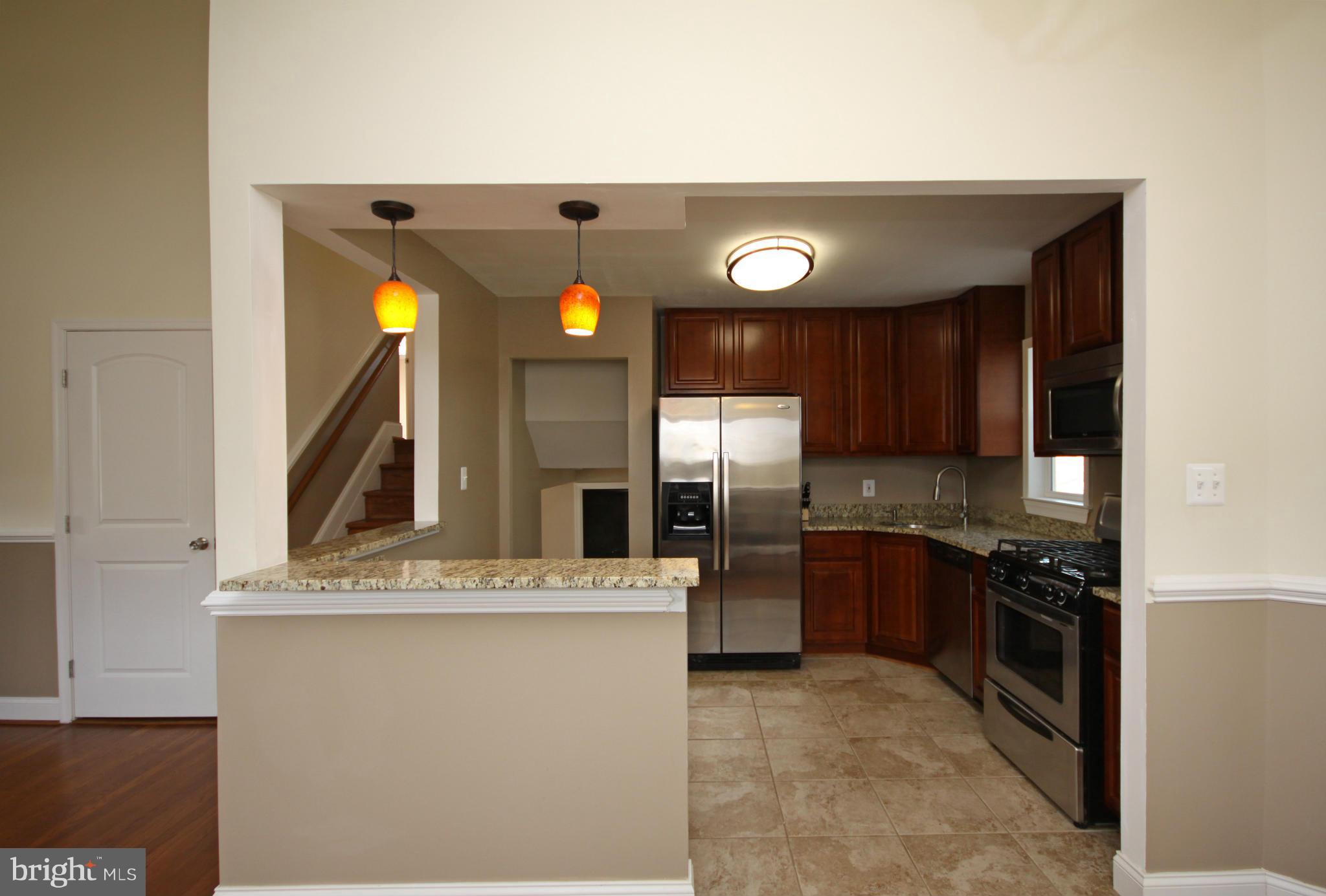 924 Prestwood Road Baltimore, MD 21228 - Photo 4 of 26 Kitchen