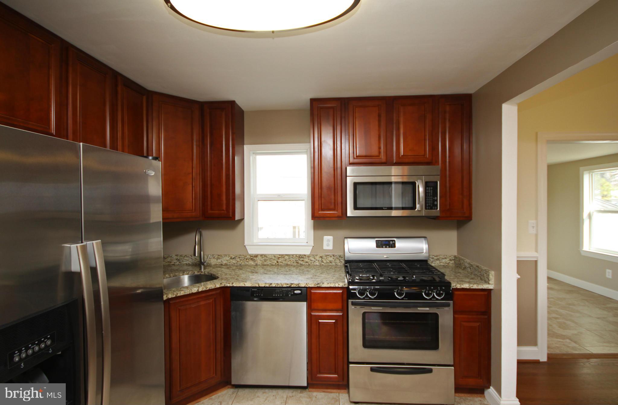 924 Prestwood Road Baltimore, MD 21228 - Photo 6 of 26 Kitchen