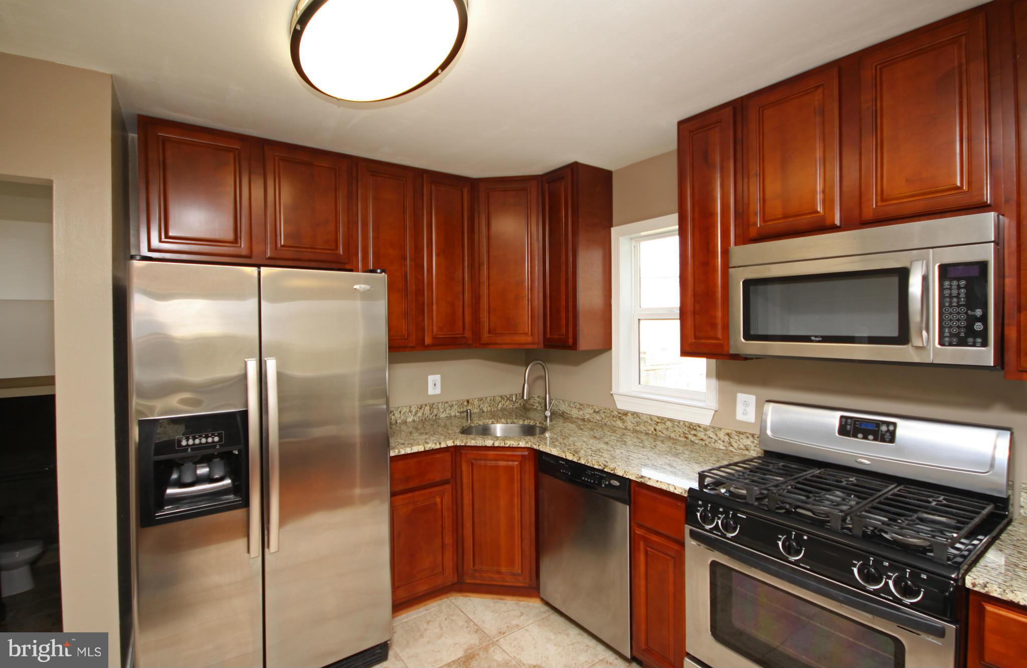 924 Prestwood Road Baltimore, MD 21228 - Photo 8 of 26 Kitchen