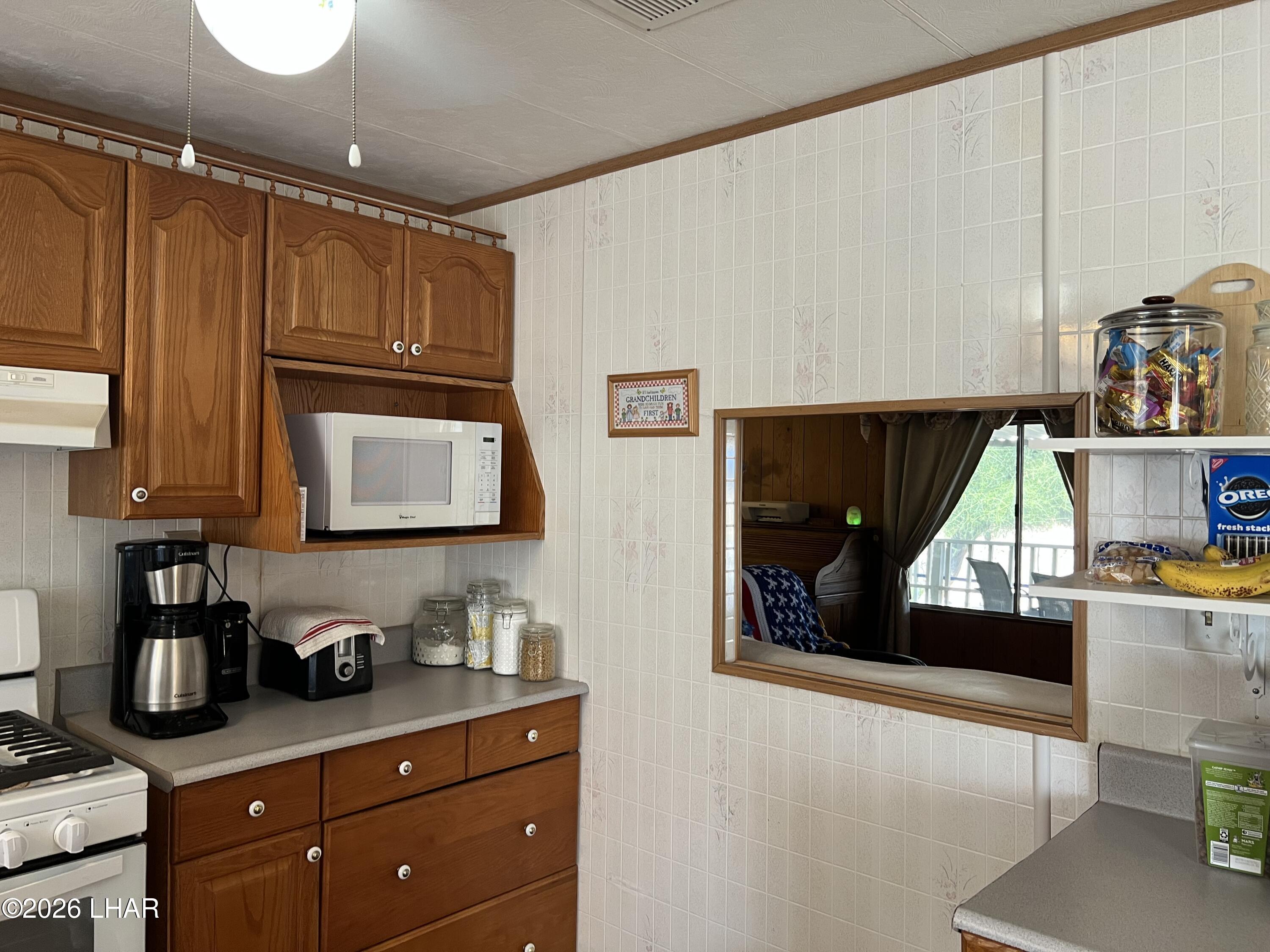 776 Granada Drive Quartzsite, AZ 85346 - Photo 20 of 39 Kitchen