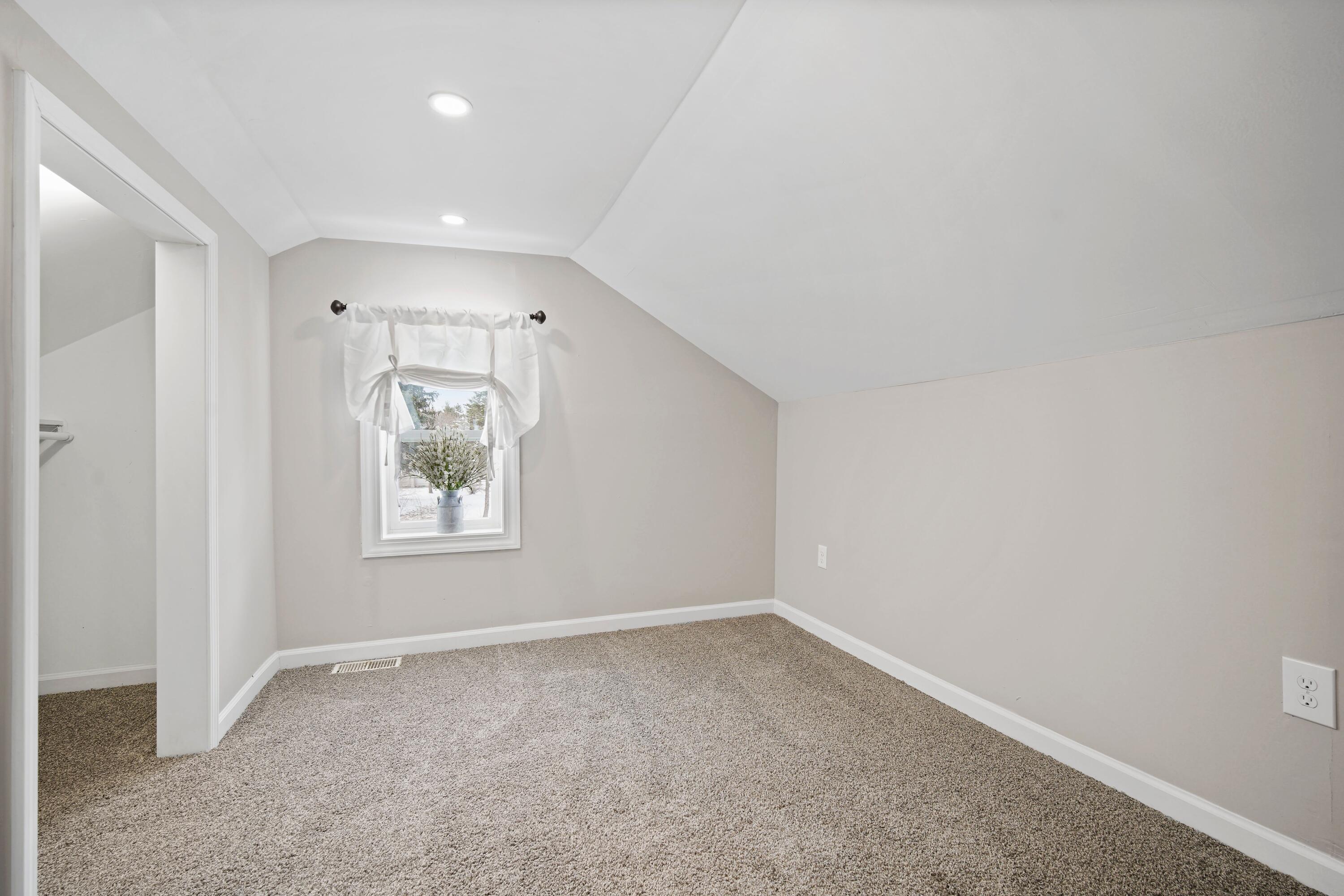 6513 South Meridian Road Jackson, MI 49201 - Photo 13 of 26 YSoU9JmA