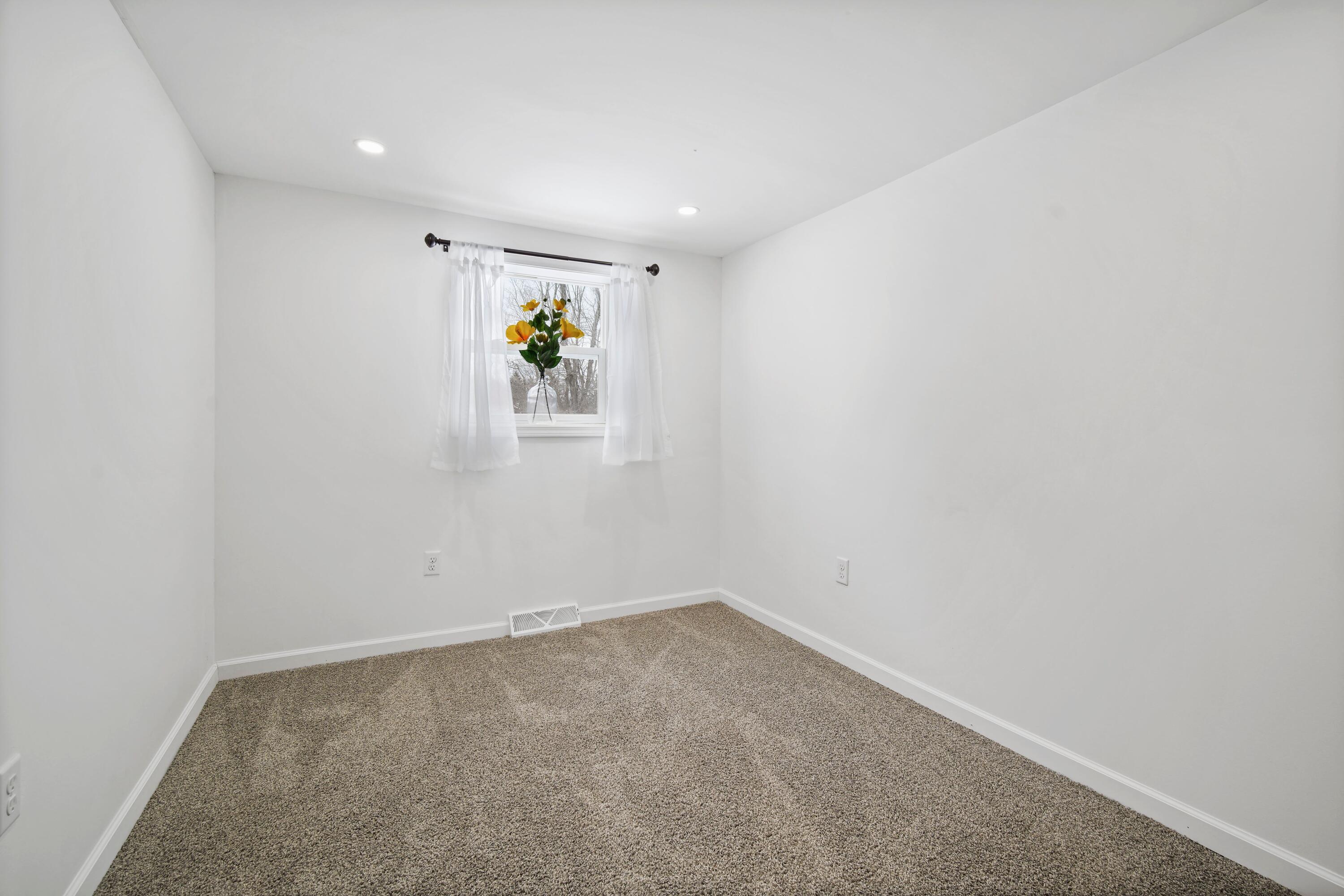 6513 South Meridian Road Jackson, MI 49201 - Photo 10 of 26 V4f3HE4p