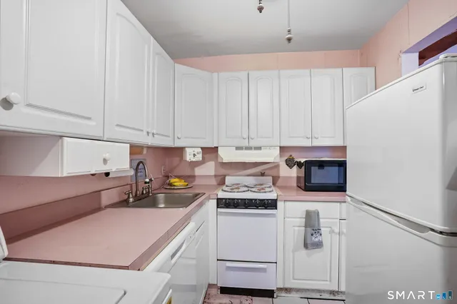 $175,000 | 701 Beacon Valley Road, Unit 25, Naugatuck, CT 06770