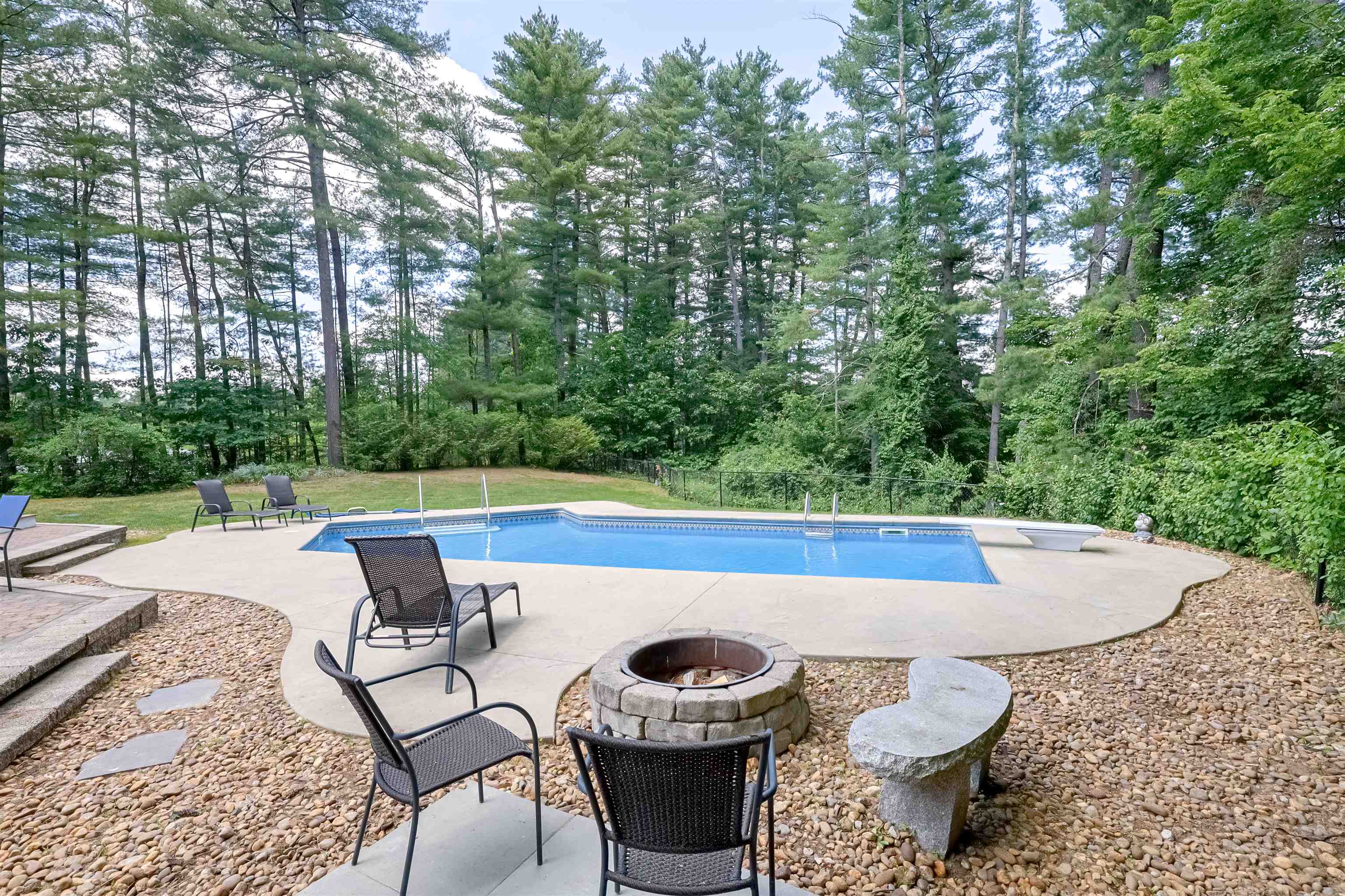 15 Pinewood Drive Amherst, NH 03031 - Photo 37 of 45
