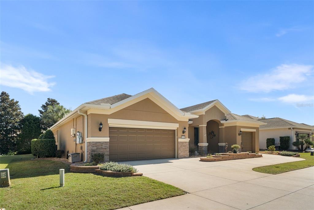 9838 Southwest 63rd Loop Ocala, FL 34481 - Photo 3 of 45 Gallery Image 3