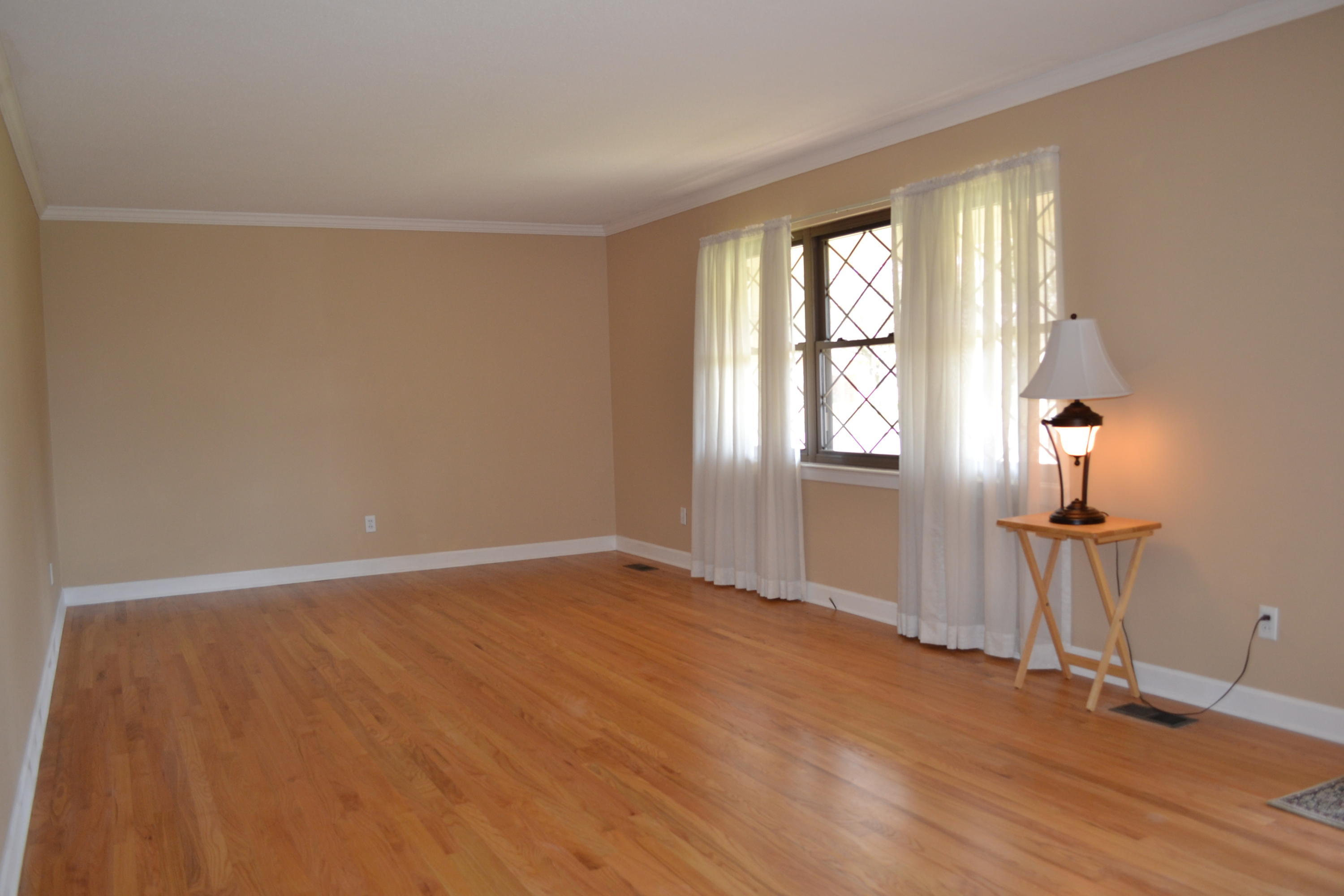 6911 Lystra Road Harrison, TN 37341 - Photo 2 of 16 lystra 006 (2)living room