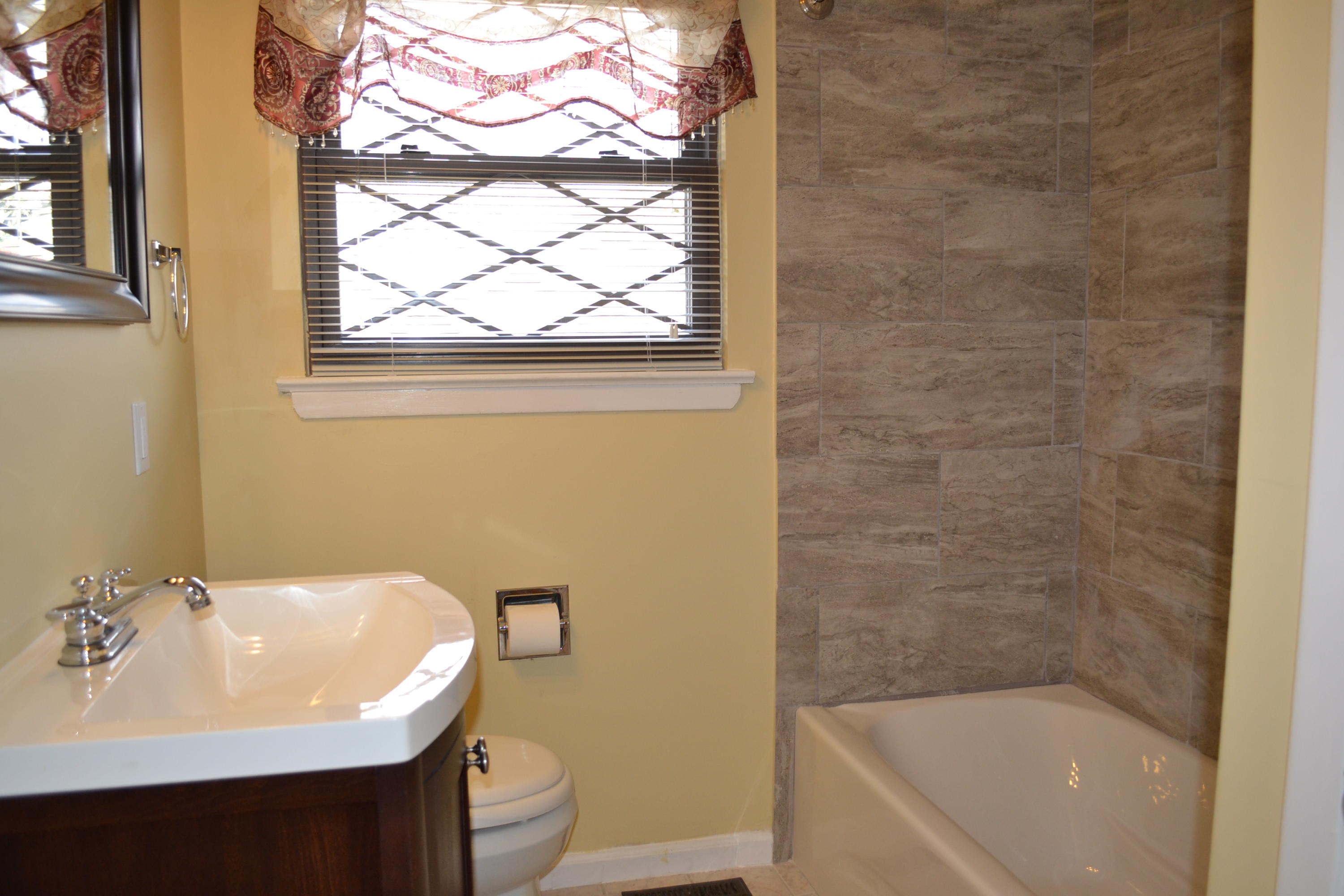 6911 Lystra Road Harrison, TN 37341 - Photo 12 of 16 lystra hall bath