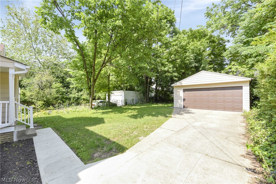 1697 Cumberland Road Cleveland, OH 44118 - Photo 34 of 35