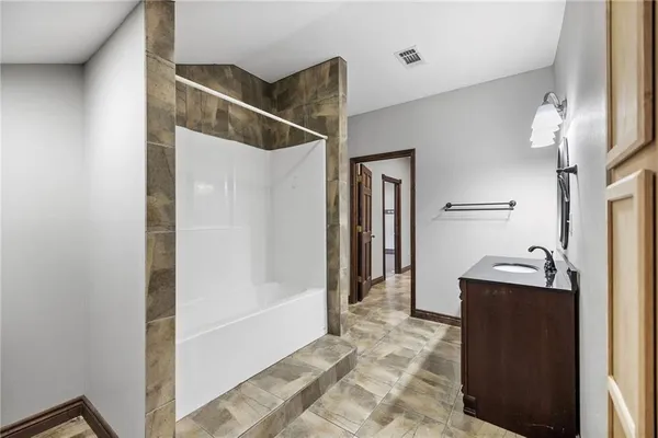 $2,500 | 341 North 8th Street, Ponchatoula, LA 70454