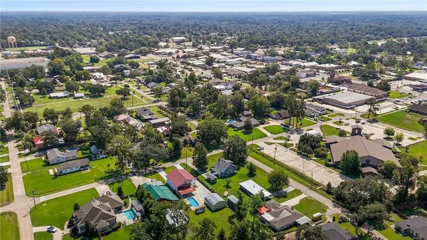 $2,500 | 341 North 8th Street, Ponchatoula, LA 70454