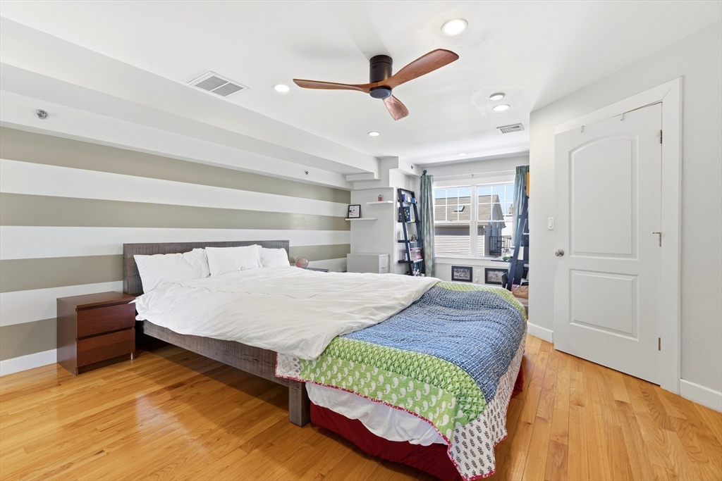35 Middle Street, Unit 4 Boston, MA 02127 - Photo 10 of 18
