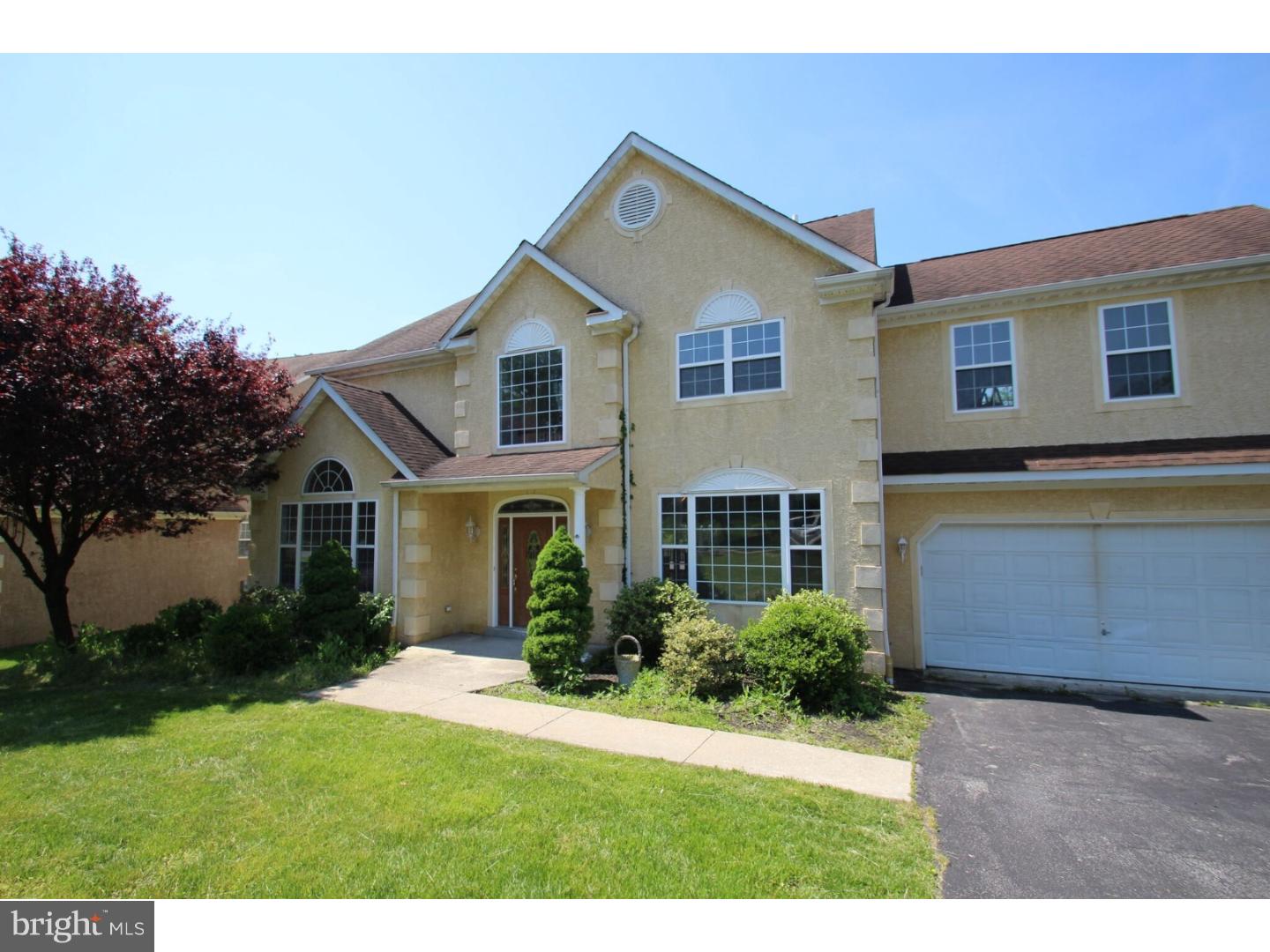 722 Kelli Lane Springfield, PA 19064 - Photo 2 of 15 Gallery Image 2