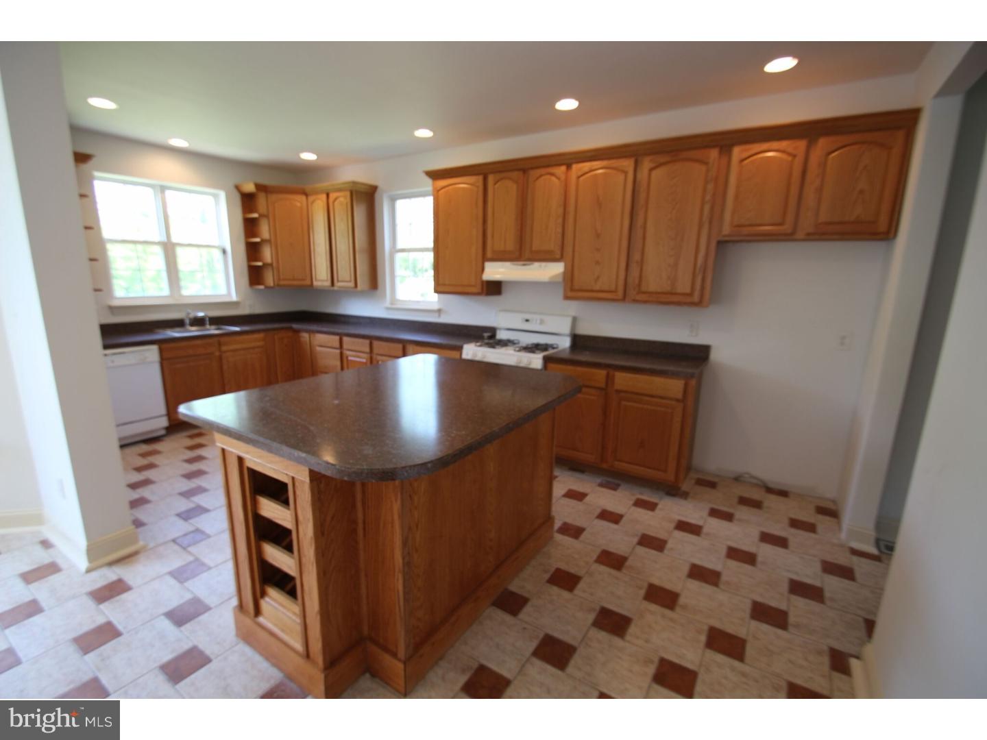 722 Kelli Lane Springfield, PA 19064 - Photo 10 of 15 Gallery Image 10