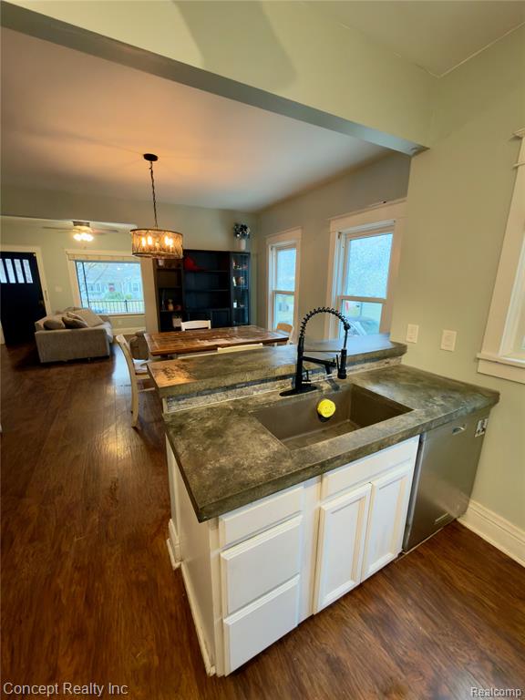 29154 Van Riper Street Flat Rock, MI 48134 - Photo 3 of 24