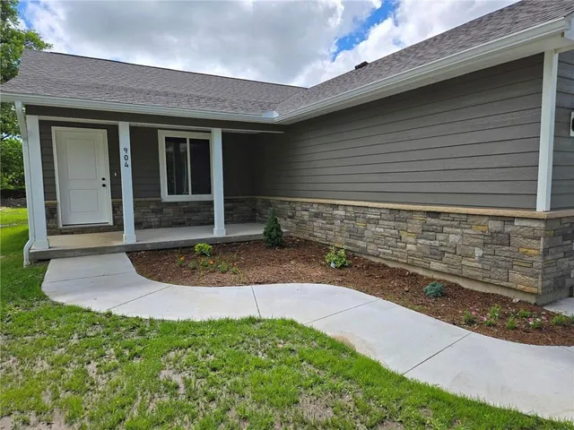 $164,000 | 904 North 9th Street, Neodesha, KS 66757