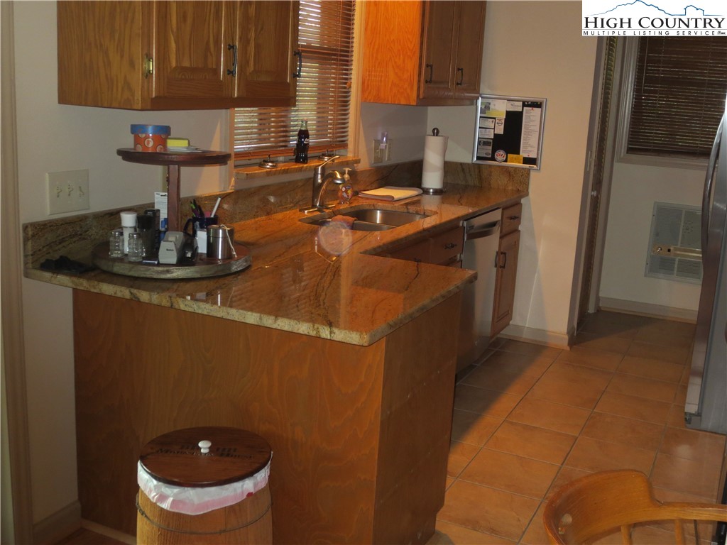 20 Summit Lane Newland, NC 28657 - Photo 17 of 50