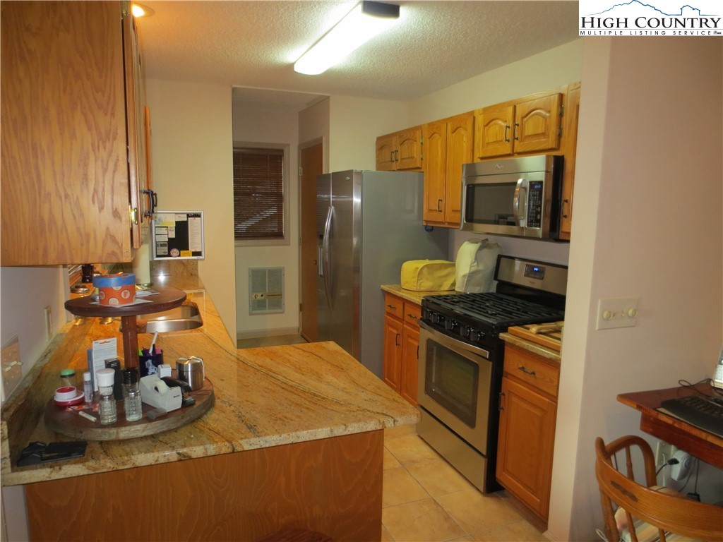 20 Summit Lane Newland, NC 28657 - Photo 18 of 50