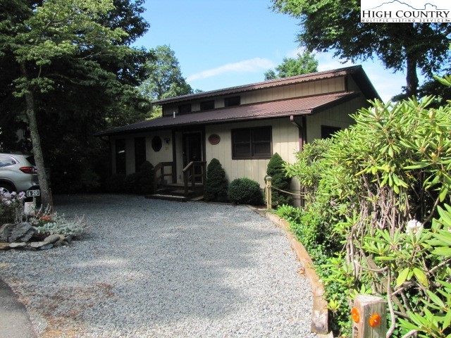 20 Summit Lane Newland, NC 28657 - Photo 3 of 50