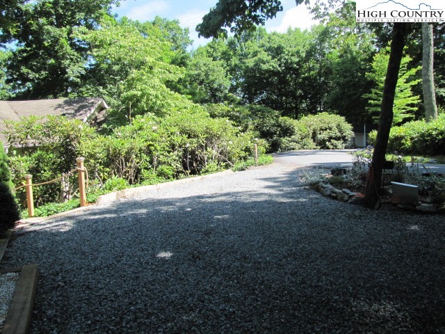 20 Summit Lane Newland, NC 28657 - Photo 5 of 50