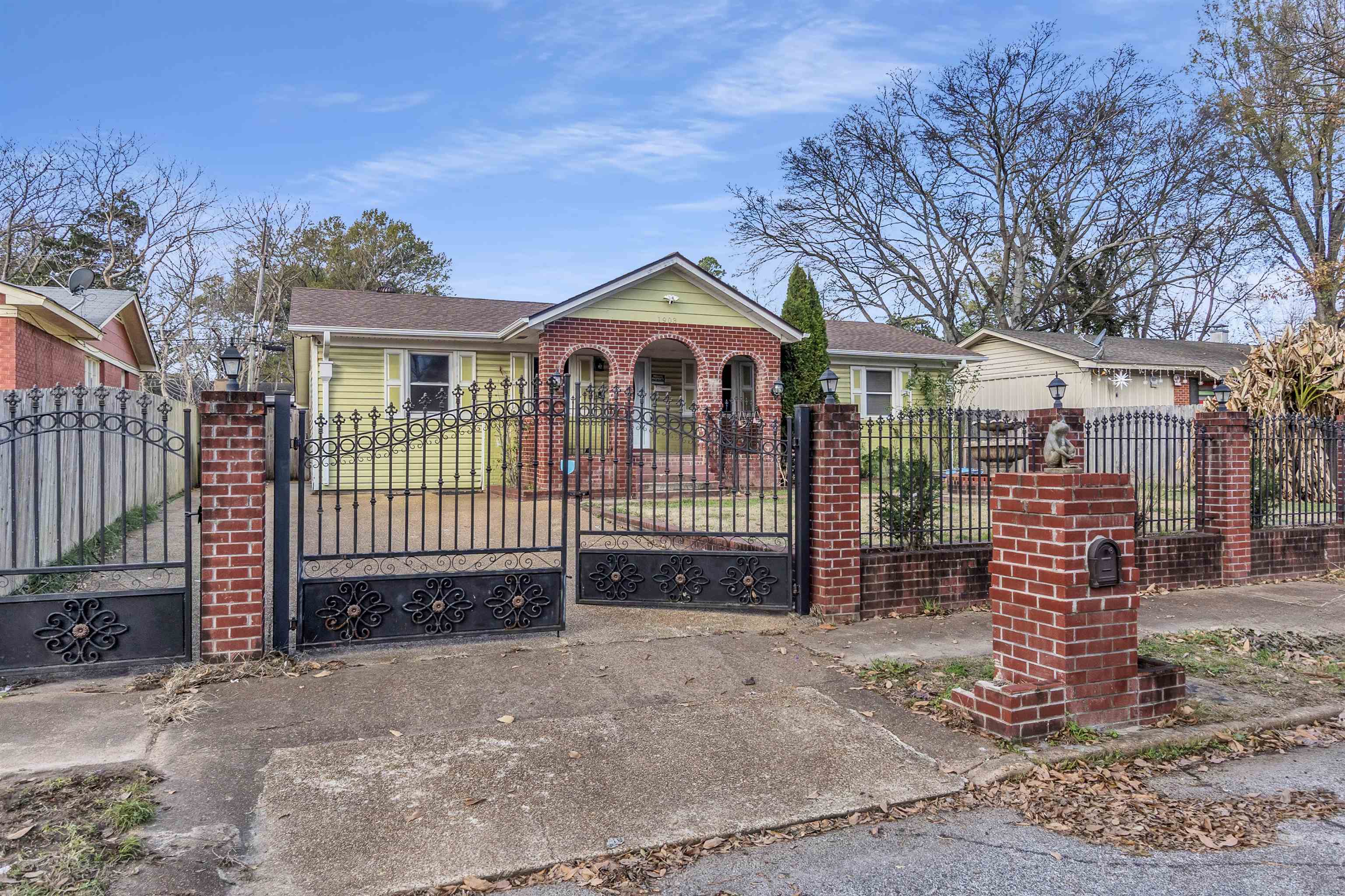 1903 Capri Road Memphis, TN 38117 - Photo 2 of 17