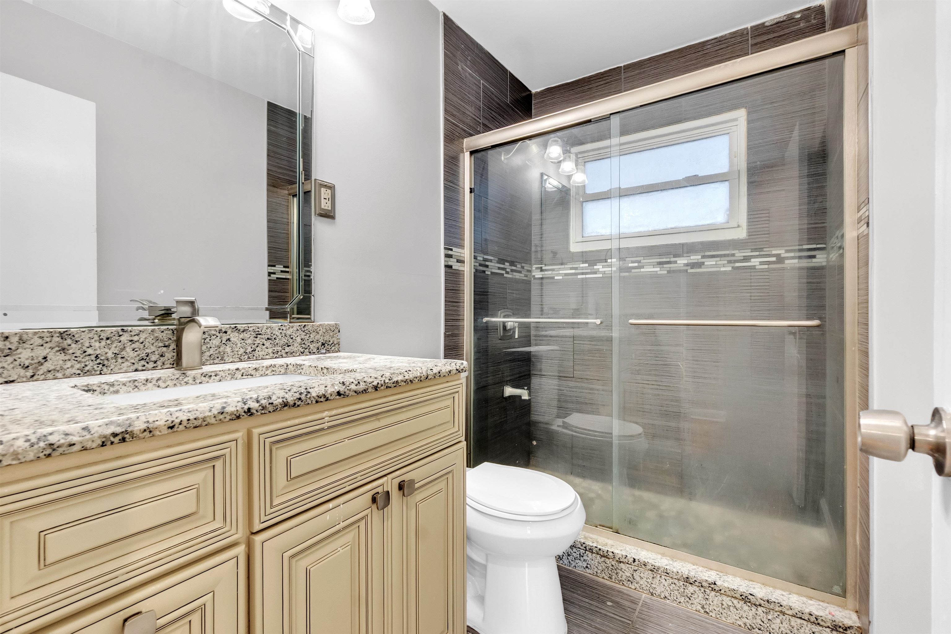 1903 Capri Road Memphis, TN 38117 - Photo 10 of 17