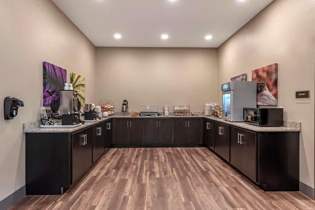 $6,500,000 | 7834 Progress Way, Bloomfield, IN 47424