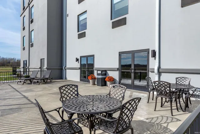 $6,500,000 | 7834 Progress Way, Bloomfield, IN 47424