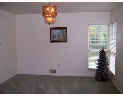 1261 Riverside Drive Bridgewater, PA 15009 - Photo 3 of 18 Living Room.
