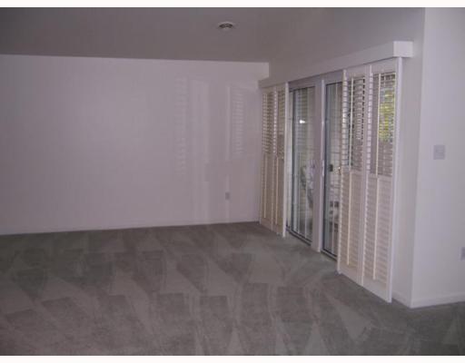 1261 Riverside Drive Bridgewater, PA 15009 - Photo 5 of 18 Living Room.