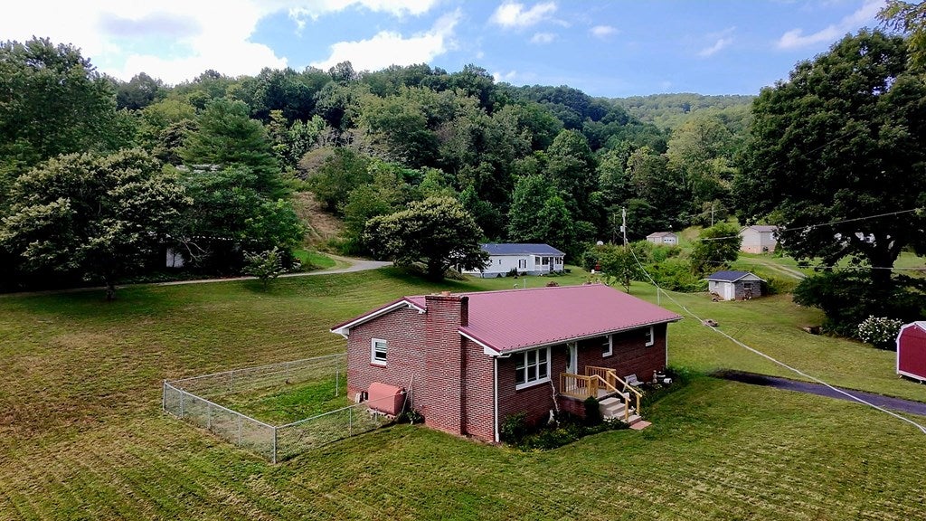128 Roberts Chapel Road Saltville, VA 24370 - Photo 23 of 26 Gallery Image 23