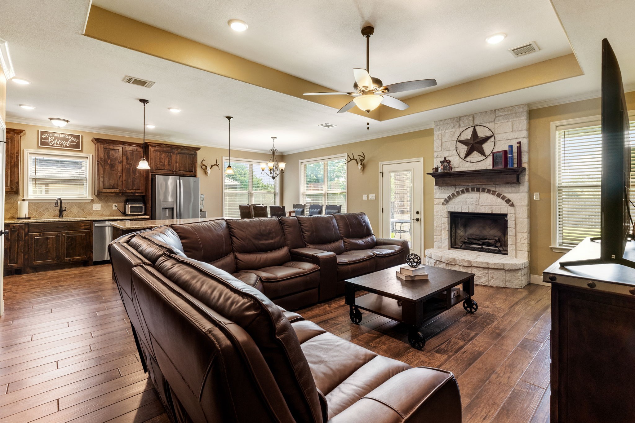 3681 Rabbit Lane Bryan, TX 77808 - Photo 4 of 25