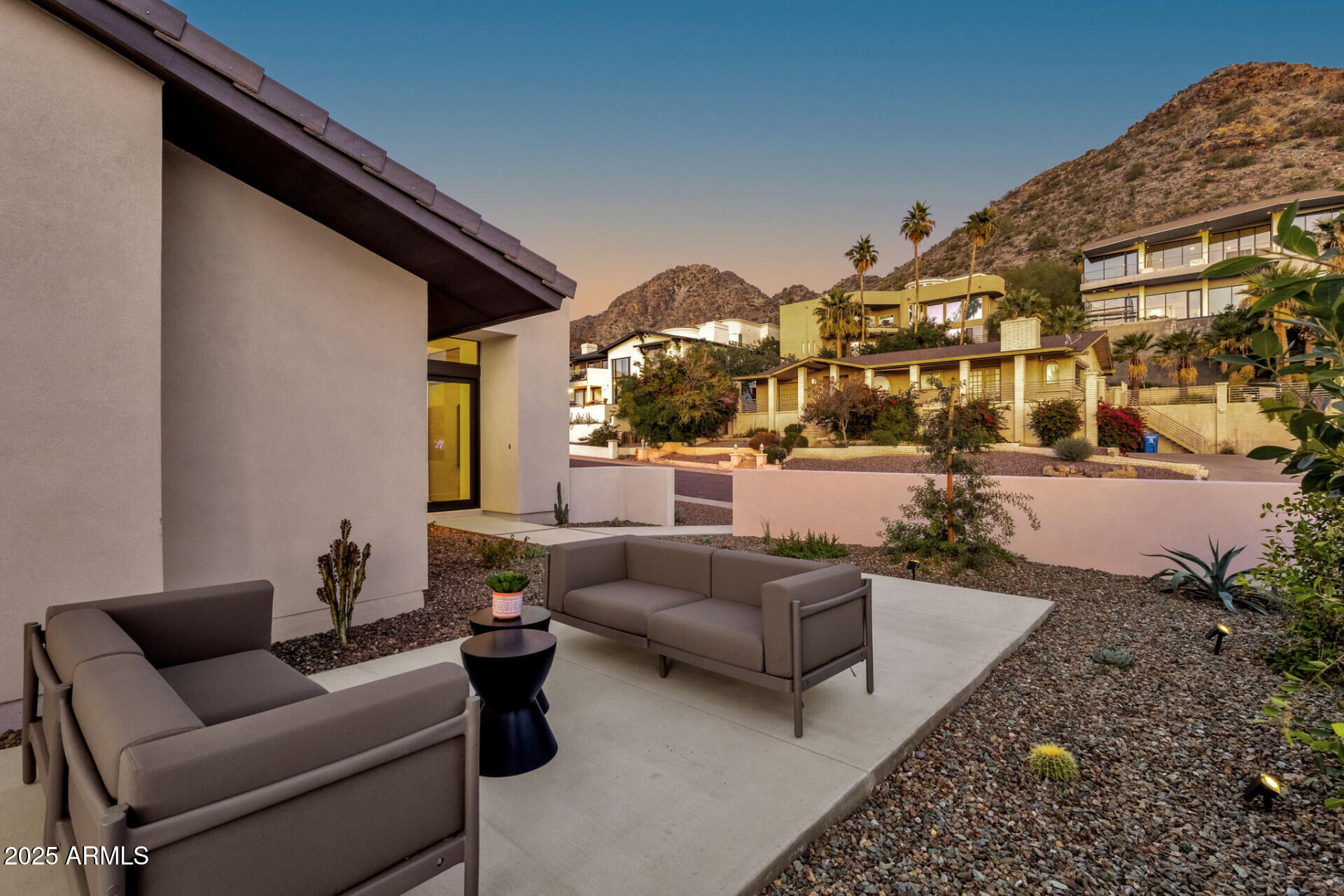 7112 North 23rd Way Phoenix, AZ 85020 - Photo 7 of 50 a building outdoor space with patio furniture