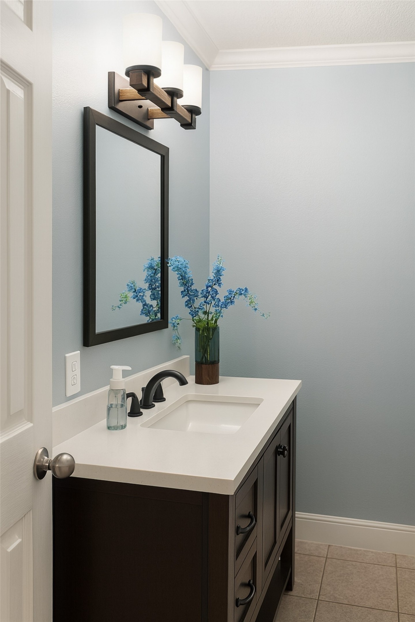 1819 Papoose Trail Crosby, TX 77532 - Photo 19 of 26 a bathroom with a sink and a mirror