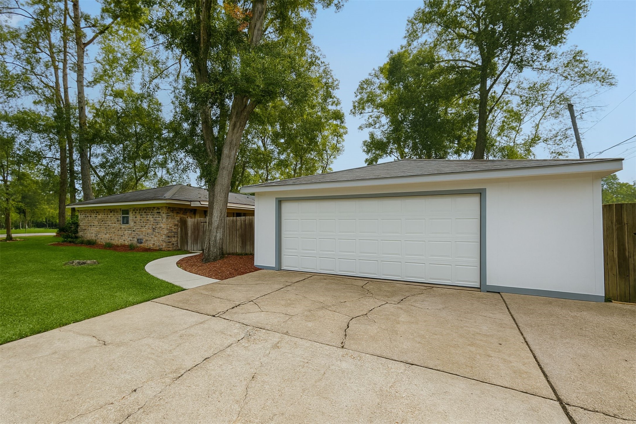 1819 Papoose Trail Crosby, TX 77532 - Photo 4 of 26 a view of a house with a garage