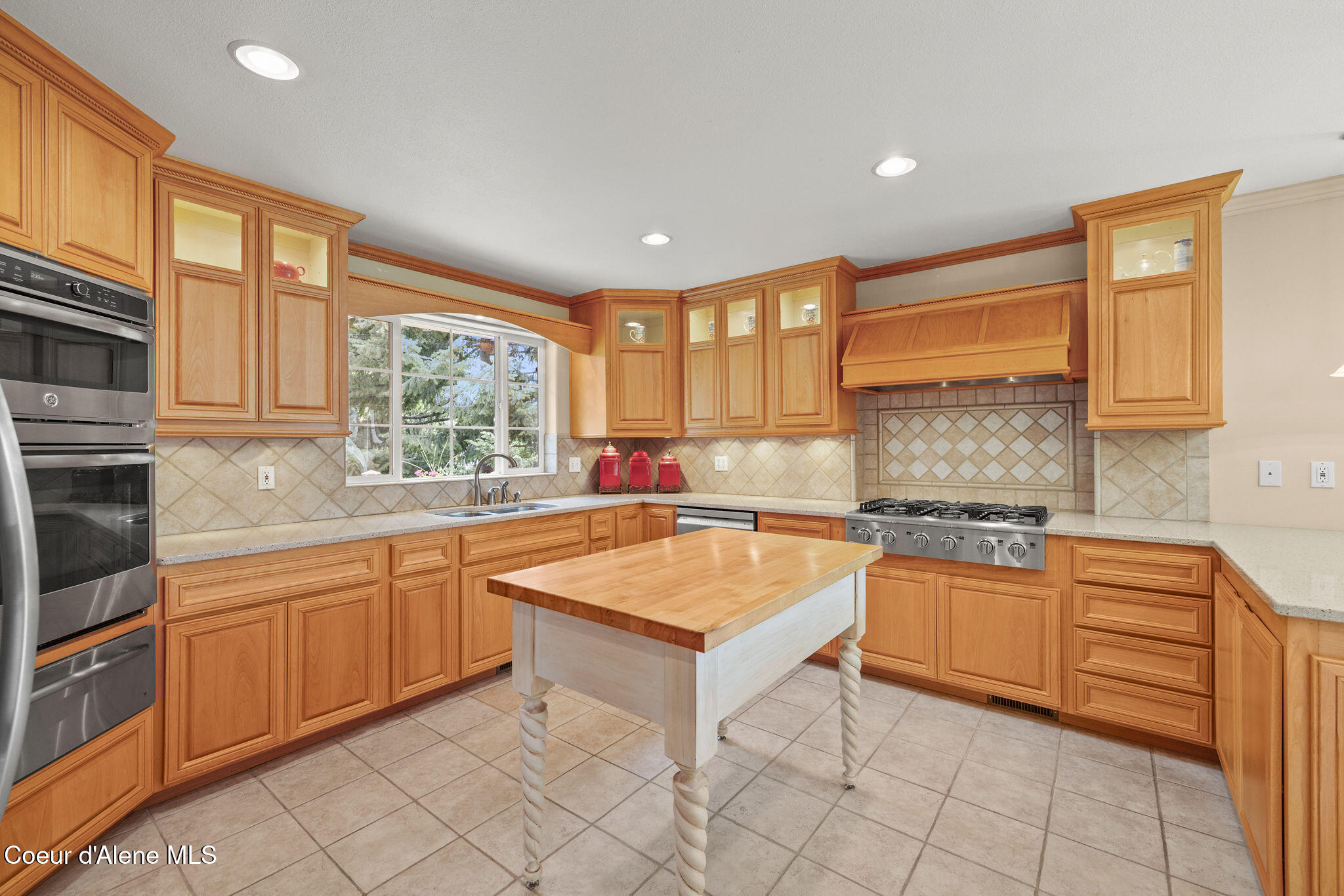5040 Inverness Drive Post Falls, ID 83854 - Photo 10 of 54 Kitchen