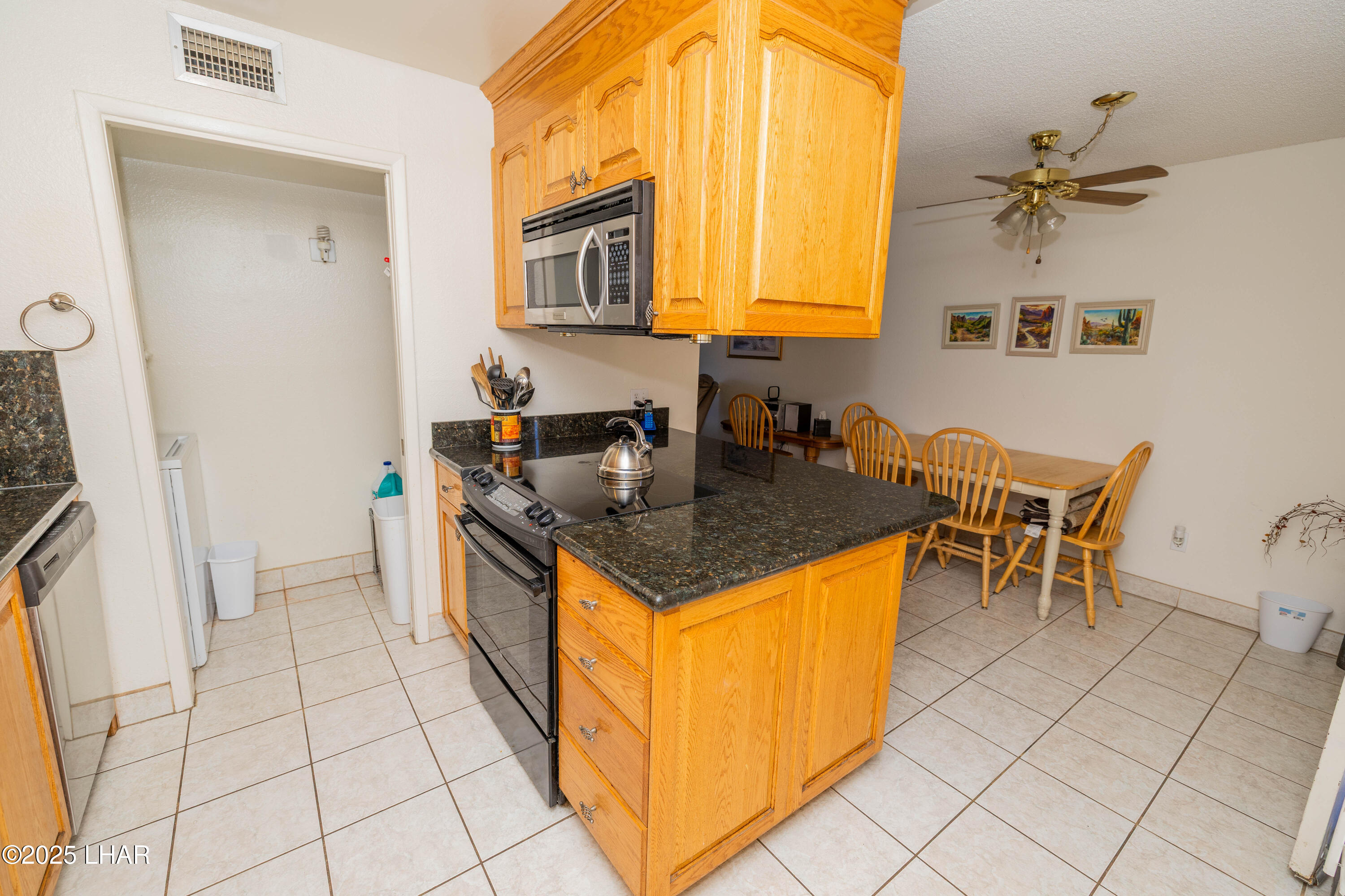9170 Riverside Drive, Unit 35 Parker, AZ 85344 - Photo 15 of 42 F48A5434