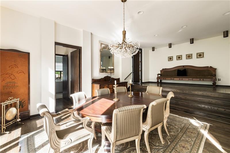 9650 Coleman Road Roswell, GA 30075 - Photo 22 of 97 a view of a dining room with furniture
