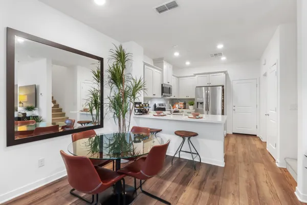 $419,000 | 5301 East Commerce Way, Unit 74102, Sacramento, CA 95835